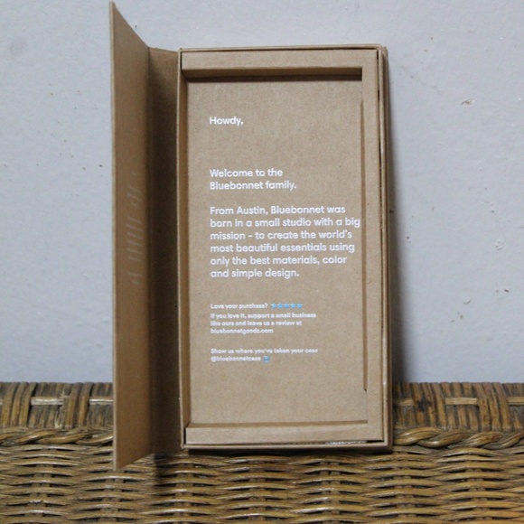 bluebonnet. The Minimalist Full-Grain Leather iPhone 15 Pro MagSafe Case. - Picture 5 of 6